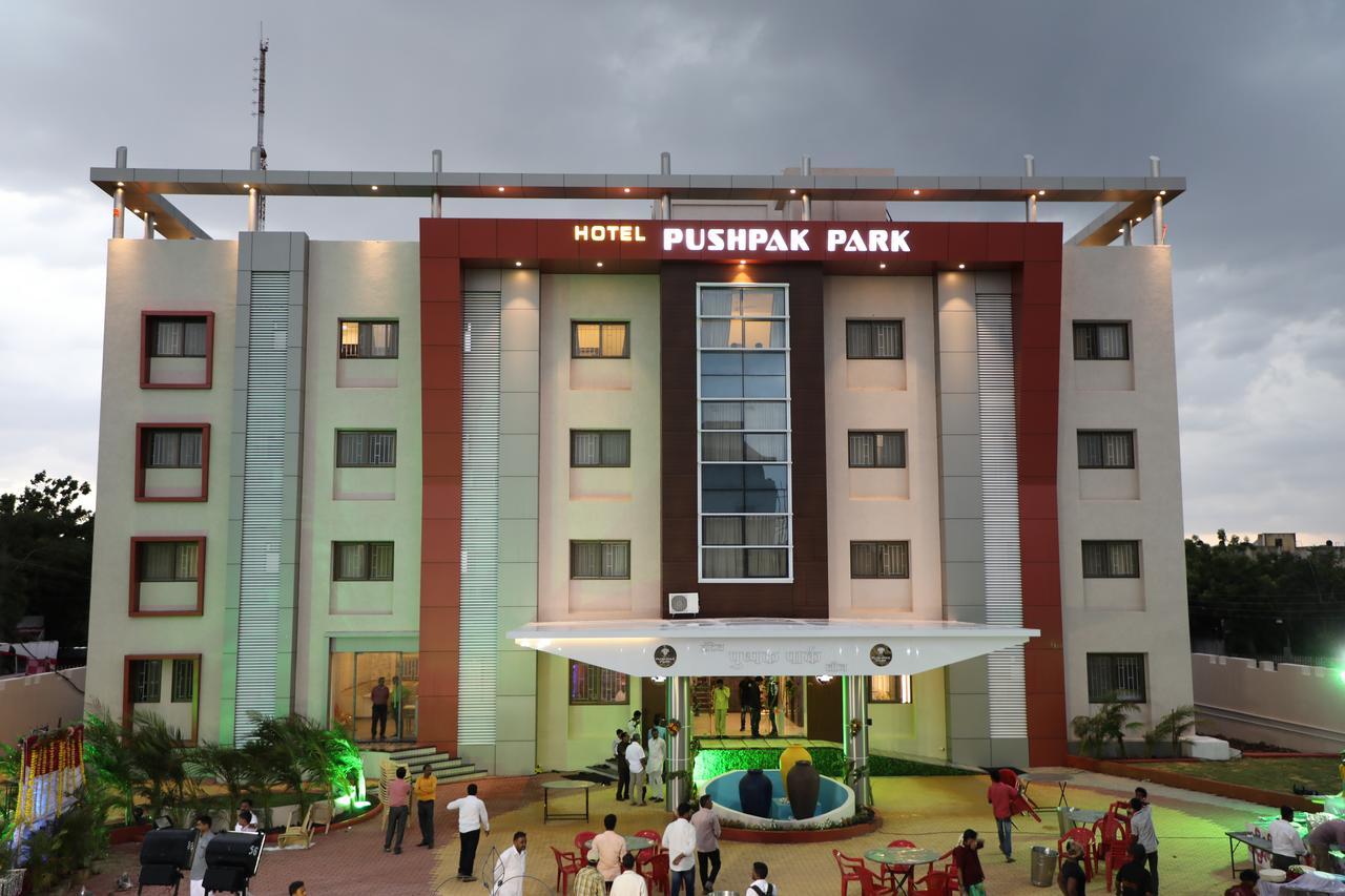 Hotel Pushpak Park Osmanabad Buitenkant foto