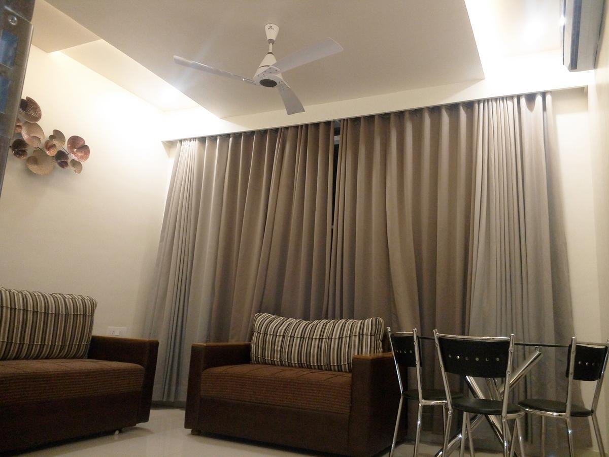 Hotel Pushpak Park Osmanabad Buitenkant foto